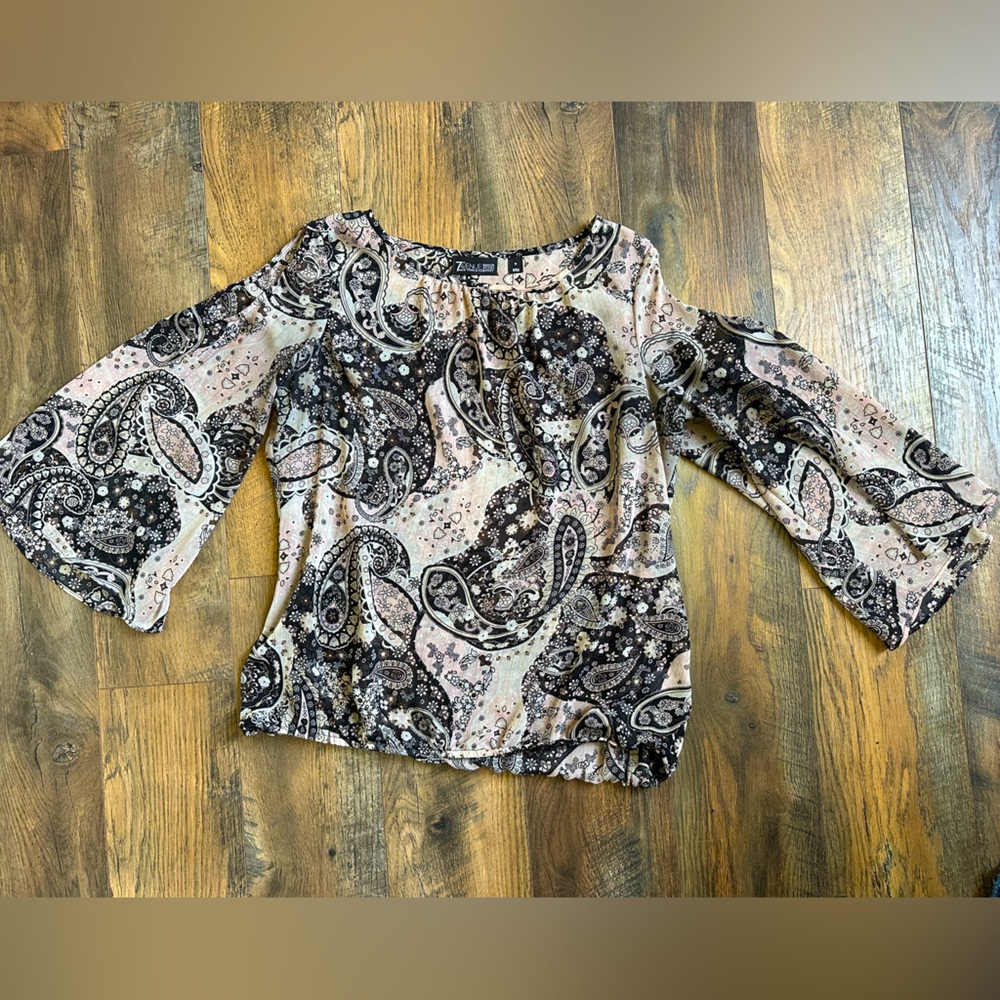 7th Avenue Design Studio New York & Company cold shoulder top